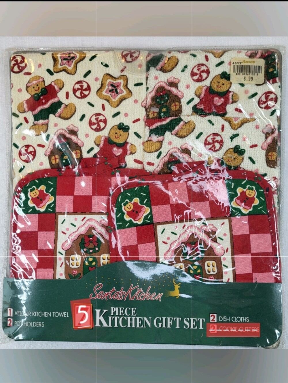 Santa's Kitchen 5 Piece Kitchen Gift Set Towel Pot Holders Dish Cloths NIP NOS *